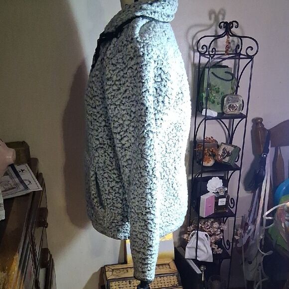 Pink Victoria's Secret Cozy Textured Fleece Pullover with Zipper Size Medium - Picture 7 of 9